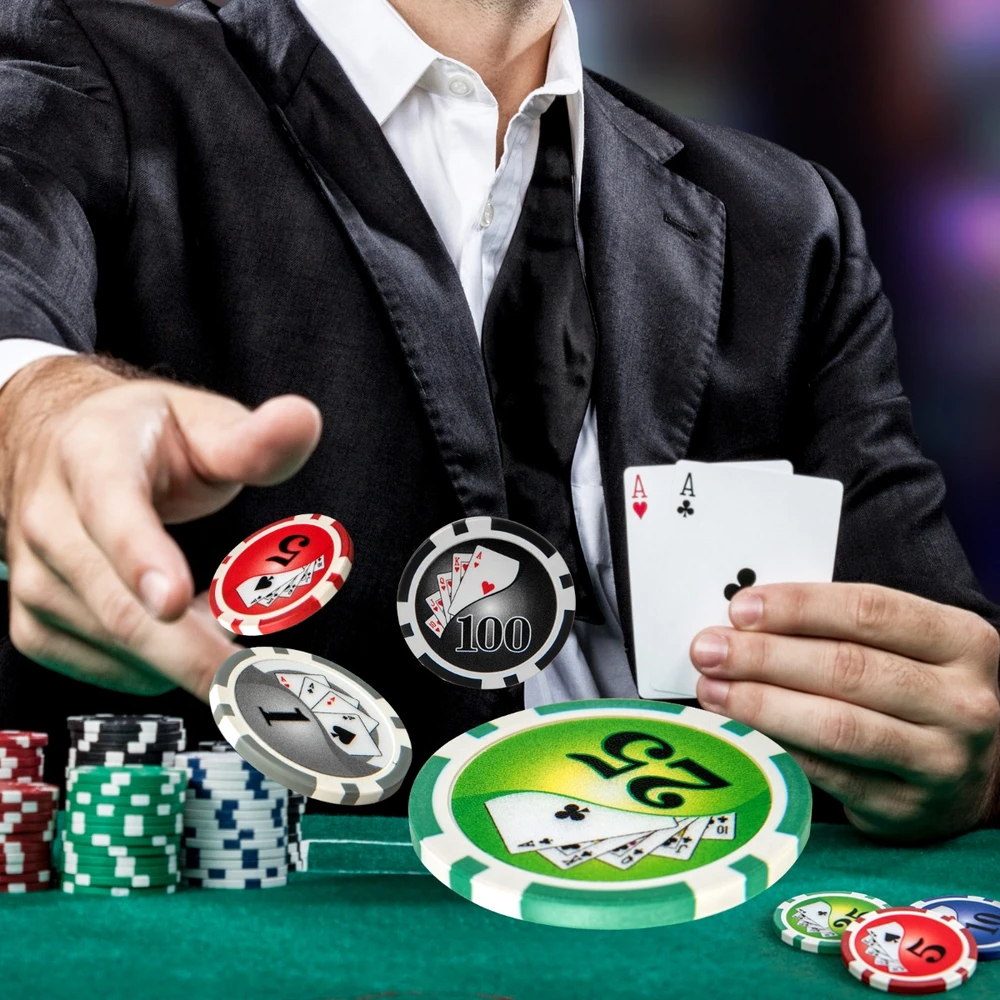 Poker žetonų rinkinys juodas 300 vnt.
