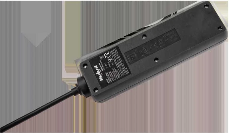 Juodas Rebel ilgintuvas su jungikliu 3 lizdai - 5m (1.5mm)