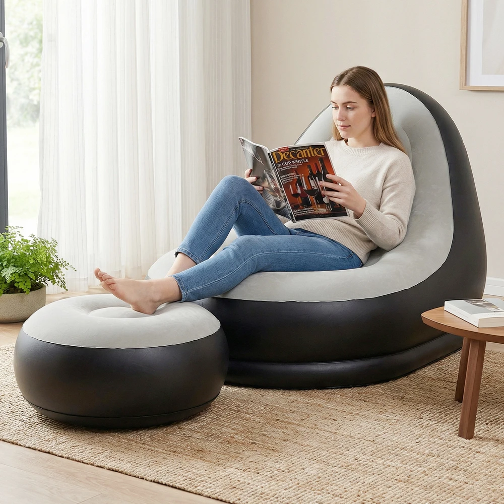 Pripučiama sofa su pufu pilka ir juoda