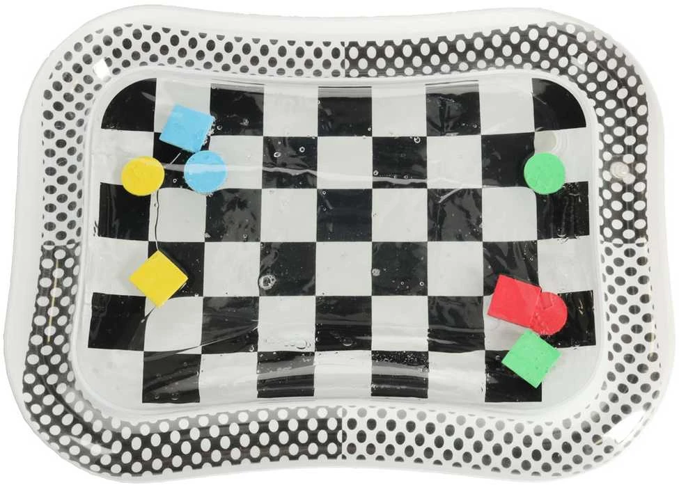 Roger Vandens pripučiamas kilimėlis, kontrastuojantis su juoda ir balta šachmatų lenta 65 cm x 50 cm