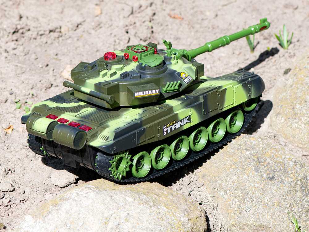 Ikonka RC karo tankas 9993 2,4 GHz miško kamufliažas