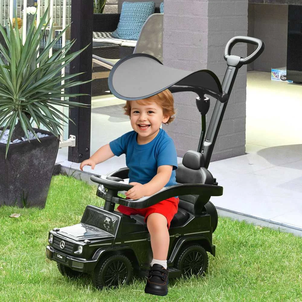 Riedantis automobilis juodas