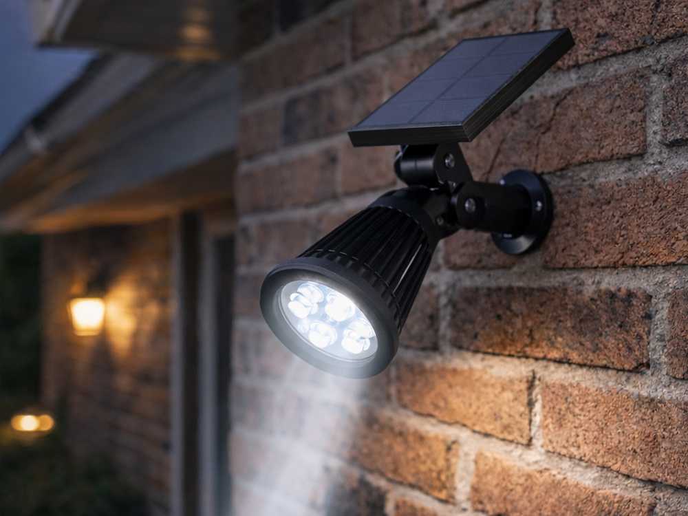 SAULĖS LEMPA 4 LED (40)