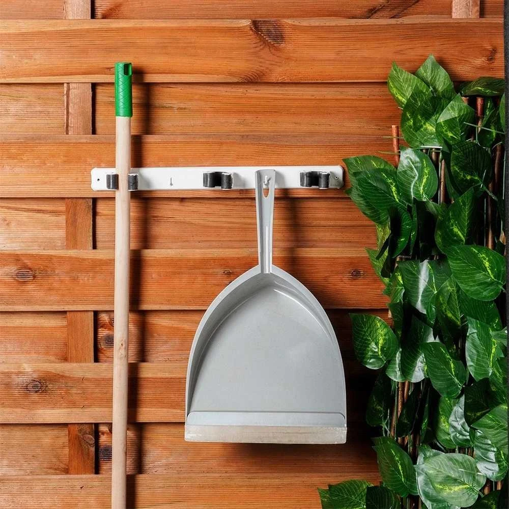 ProGarden Šluotos ir įrankių laikiklis trigubas - metalinis ir plastikinis