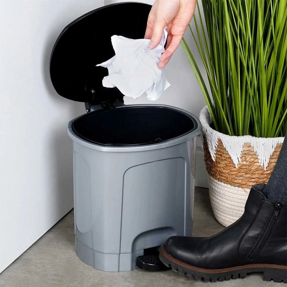 Kela Plastic pedal bin pilkas 5.5 l