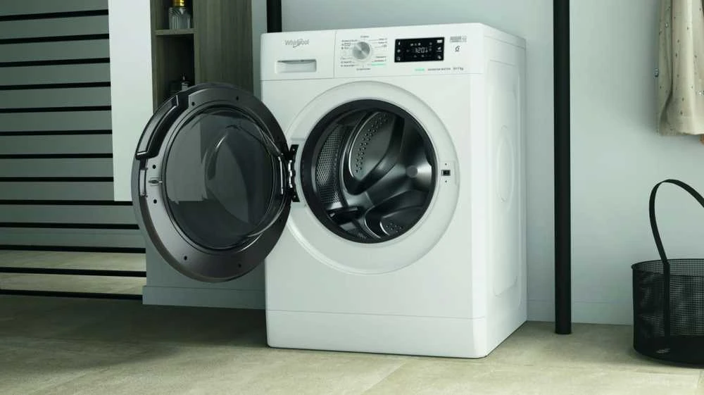 Skalbimo mašina Whirlpool FFWDB 976258 SV EE