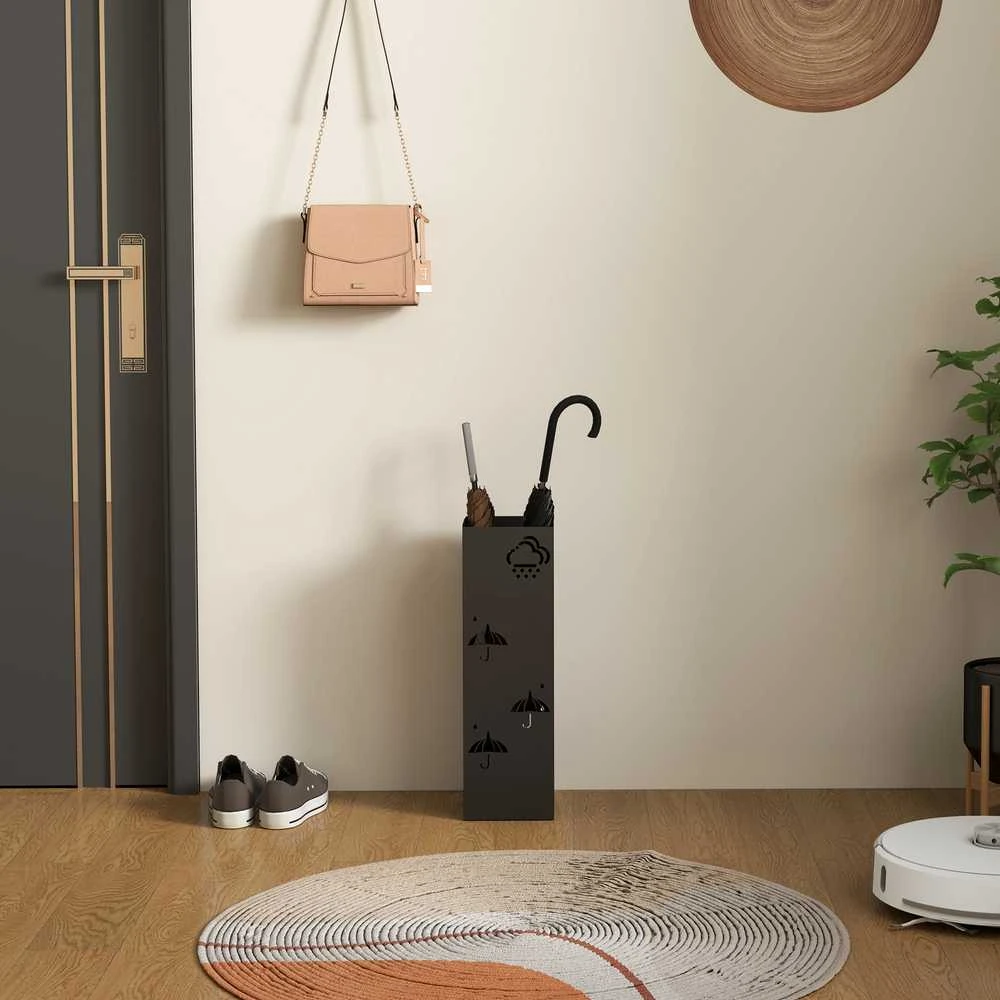 HOMCOM skėčių stovas su 4 kabliukais, nuimamu padėklu vandeniui, dekoratyvinis stovas skėčiams, saulės skėčiams ir lazdoms, plieno, 15,5 x 15,5 x 49 cm, juodas