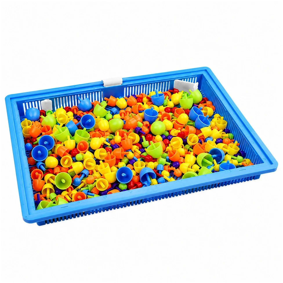 Lean Toys Smeigtukų mozaika su 3 dydžių smeigtukais ir dėklu, spalvota, 28,5 × 21 × 3,5 cm, apie 300 vnt.