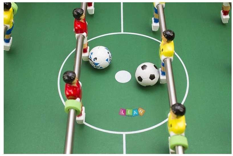 Stalo futbolas Lean Toys, 67x37x24 cm
