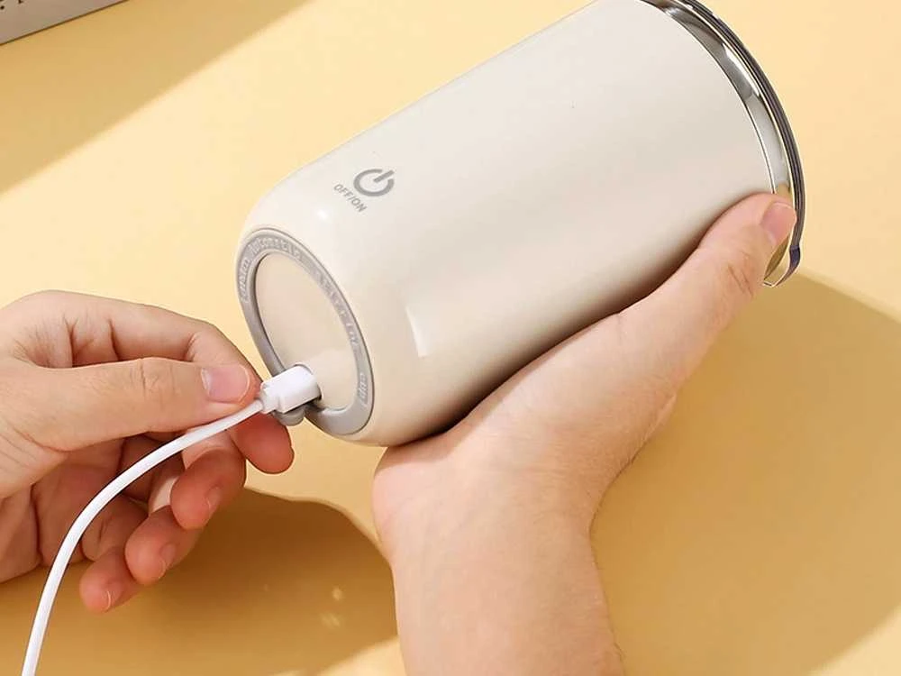 Termo puodelis su automatinio maišymo funkcija 350 ml