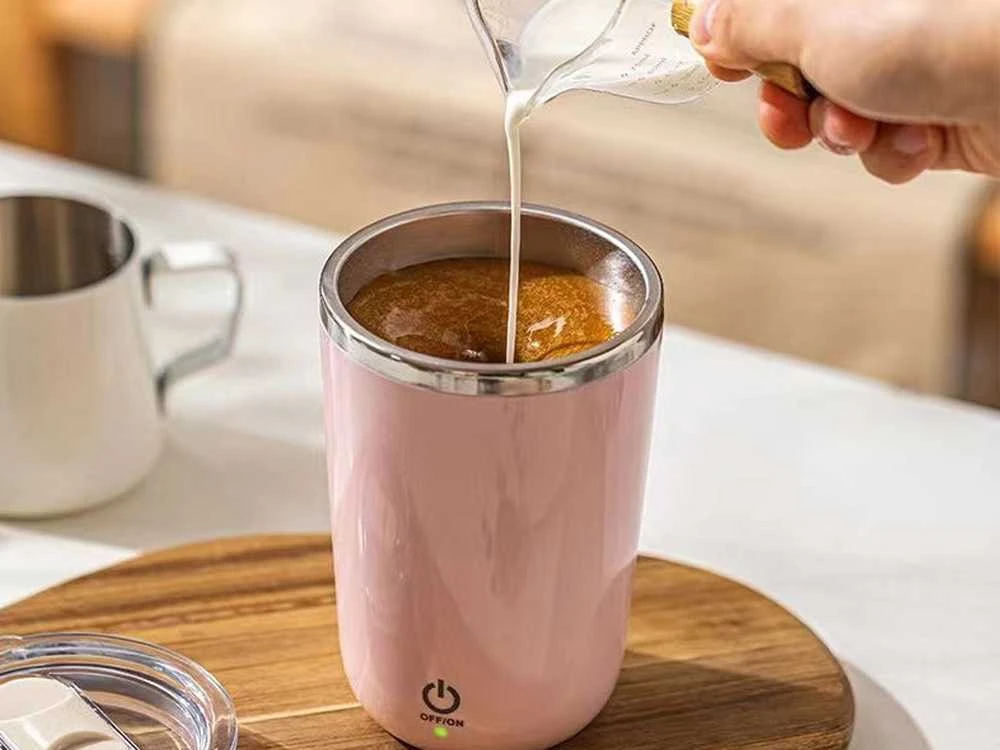 Termo puodelis su automatinio maišymo funkcija 350 ml
