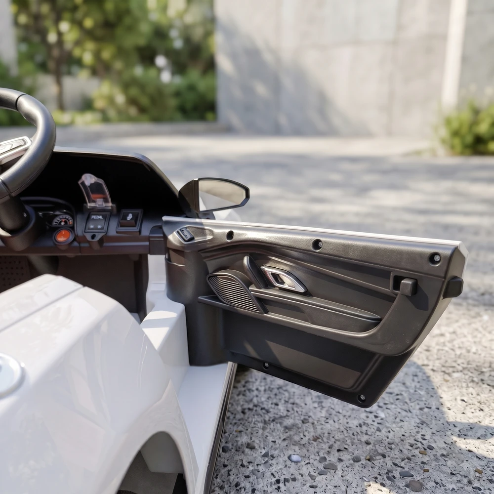 Vaikiškas elektromobilis licencijuotas Audi R8 Spyder su nuotoliniu valdymu, baltas ir juodas, 107 × 58 × 44 cm