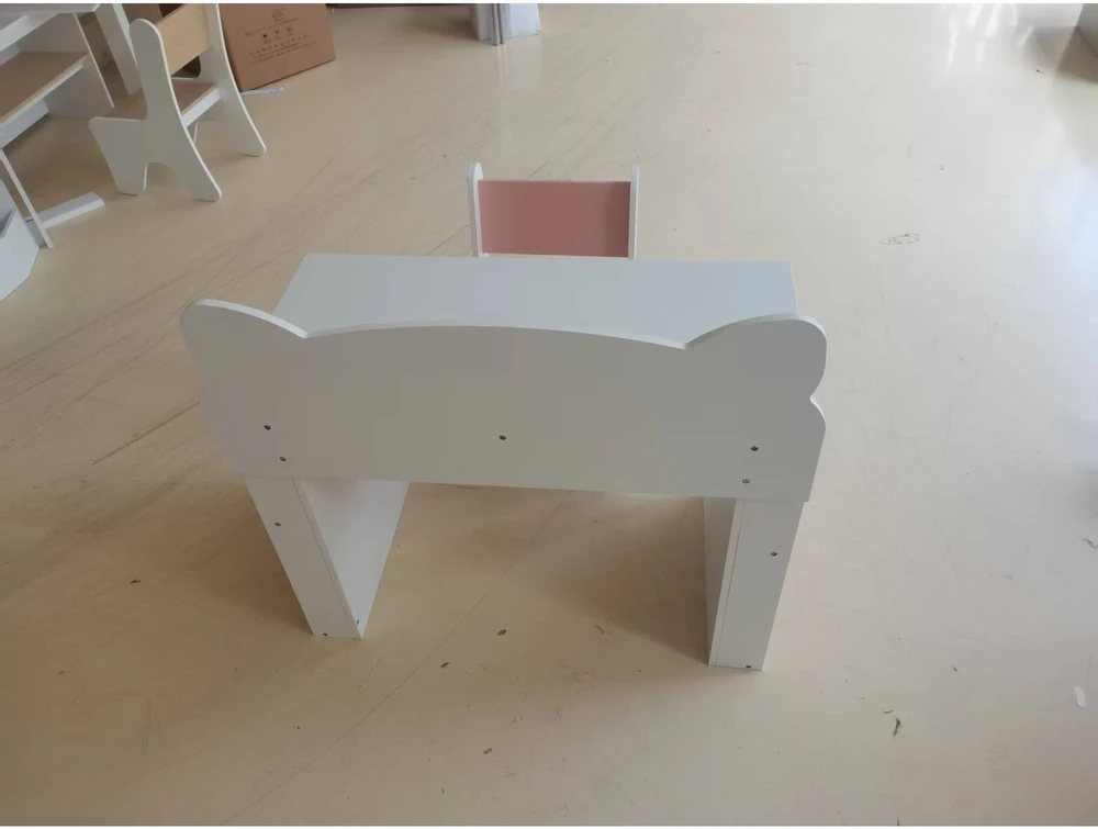 Vaikiškas stalo ir kėdės rinkinys su knygų lentyna ir stalčiumi, baltas ir rožinis, 80 × 41,2 × 74,5 cm, 2 dalių