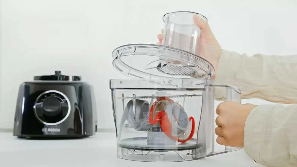 Virtuvinis kombainas Bosch | Food processor | MCM3201B | 800 W | Greičių skaičius 2 | Bowl capacity 2,3 L | Ice crushing | Maišytuvas | Juodas