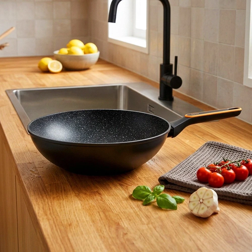 Wok keptuvė su granitine danga, juoda, Ø 32 cm