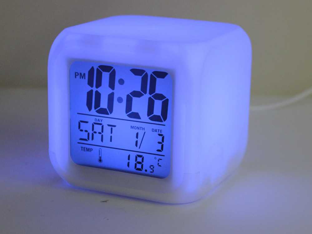 Žadintuvas su termometru ir LCD