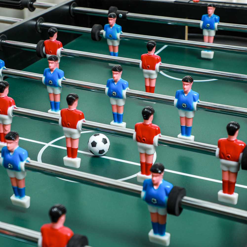 "HOMCOM 4 in 1" daugiafunkcinis žaidimų stalas, vakarėlių žaidimų stalas su stalo tenisu, stalo futbolu, biliardu, stalo ledo rituliu, skirtas linksmybėms su keliais žaidėjais, plienas, natūralus medis + juoda spalva