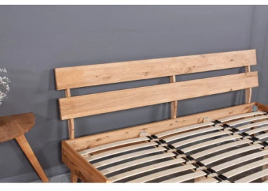 DANISH 200 Ąžuolinė Lova : Apdaila - Aliejuota bespalviu linų sėmenų aliejumi, Čiužinio dydis - 200x200cm, Kojos - Ąžuolinės, alyvuotos lovoms