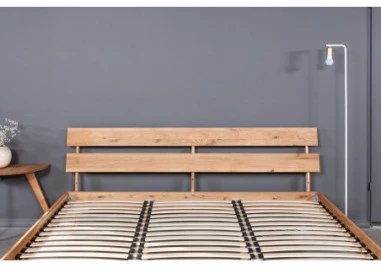 DANISH 200 Ąžuolinė Lova : Apdaila - Aliejuota bespalviu linų sėmenų aliejumi, Čiužinio dydis - 200x200cm, Kojos - Ąžuolinės, alyvuotos lovoms
