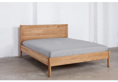 HYGGE WOODEN 180 ĄŽUOLINĖ LOVA : Apdaila - Aliejuota bespalviu aliejumi su kietaisiais vaškais, Čiužinio dydis - 180x200cm