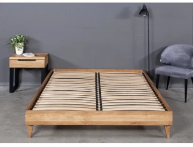 OAKY 140 Ąžuolinės Lovos rėmas : Apdaila - Aliejuota bespalviu linų sėmenų aliejumi, Čiužinio dydis - 140x200cm, Kojos - Metalinės, juodos spalvos, lovoms