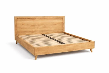 OAKY 160 Ąžuolinė Lova : Apdaila - Aliejuota bespalviu aliejumi su kietaisiais vaškais, Čiužinio dydis - 160x200cm, Kojos - Žemos, plastikinės