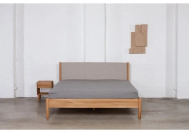 OAKY 39cm Ąžuolinė spintelė prie lovos : Apdaila - Aliejuota bespalviu linų sėmenų aliejumi, Aukštis - 52cm