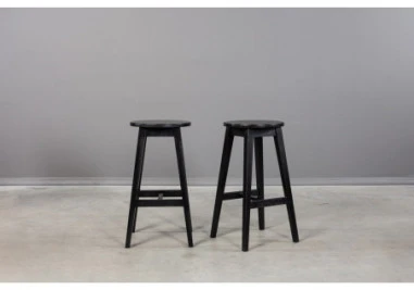 STOOL Juodas ąžuolinė baro (69cm) taburetė