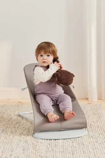 BABYBJORN gultukas BLISS Woven Petal Quilt, sand pilkas, 006317 (Nemokamas pristatymas)