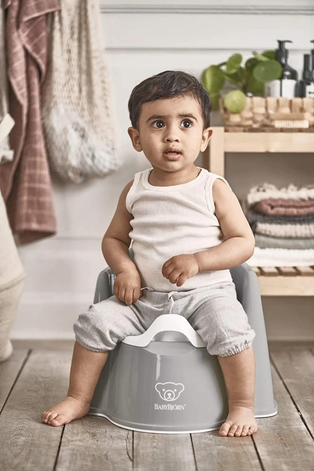 BABYBJORN naktipuodis Potty Chair, Pilkas, 055125/055225 aprašymas - Prekės nuotrauka