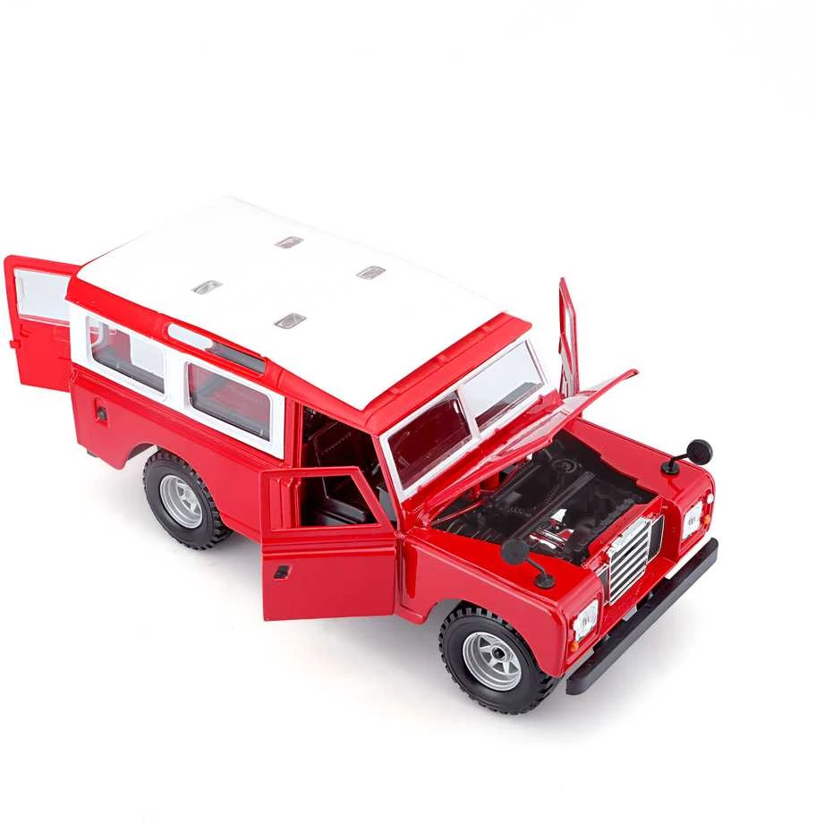 BBURAGO 1:24 automobilių modelis Land Rover Series II, 18-22063