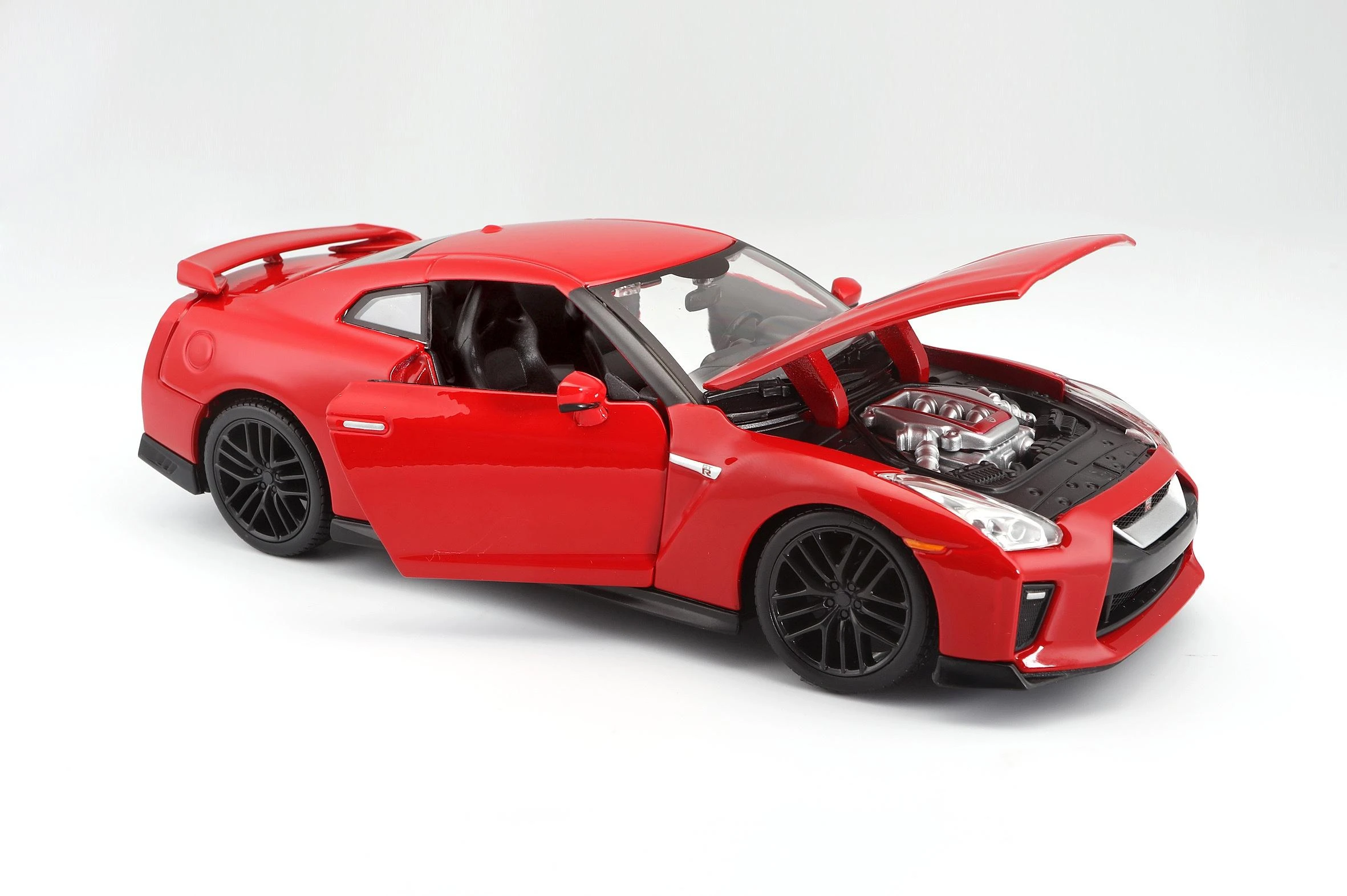 BBURAGO 1:24 automodelis Nissan GT-R, 18-21082 RD