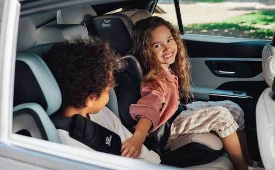 Britax Römer automobilinė kėdutė KIDFIX PRO Style, 100-150cm, spalva: tamsiai mėlyna