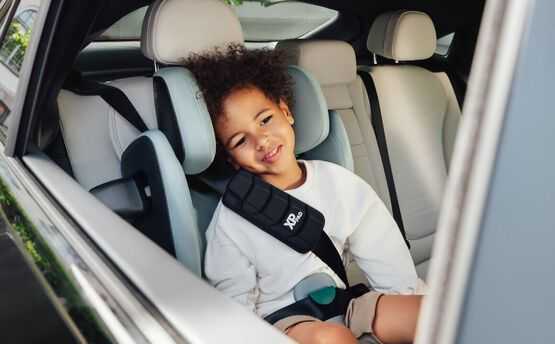 Britax Römer automobilinė kėdutė KIDFIX PRO Style, 100-150cm, spalva: tamsiai mėlyna