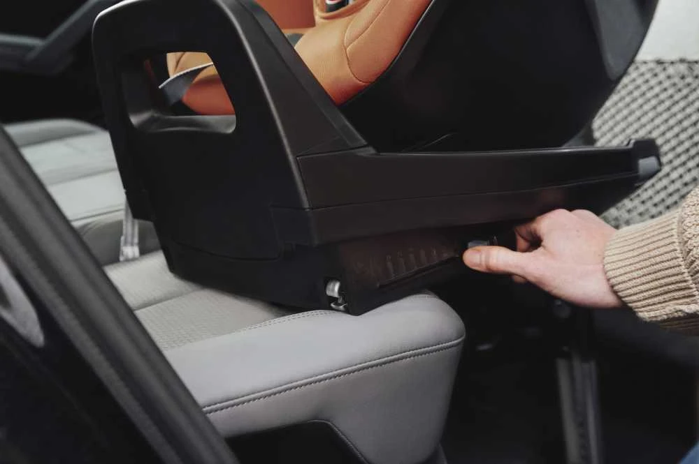 Britax Römer BRITAX automobilinė kėdutė, 61-105 cm, DUALFIX PRO M, deep juodas, 2000040888