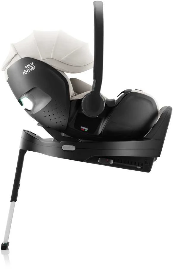 Automobilinė kėdutė BABY-SAFE PRO ant bazės, šoninis vaizdas