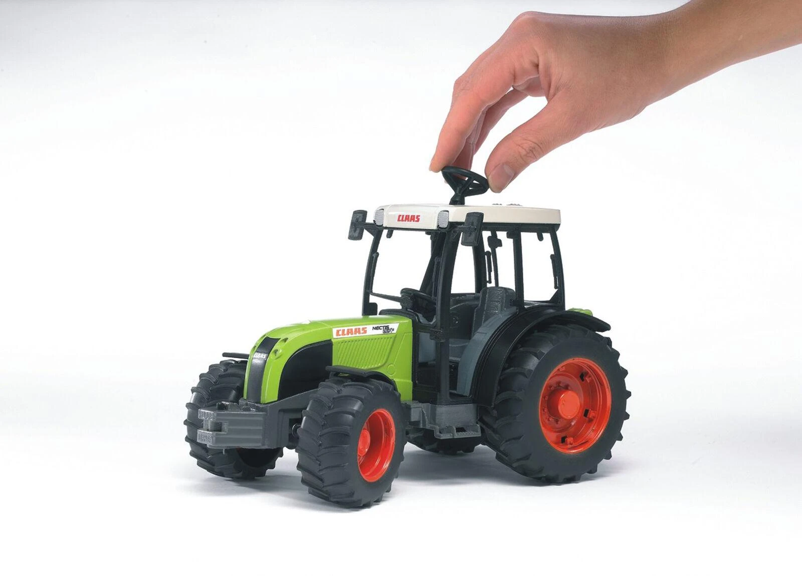 BRUDER traktorius Claas Nectis, 2807