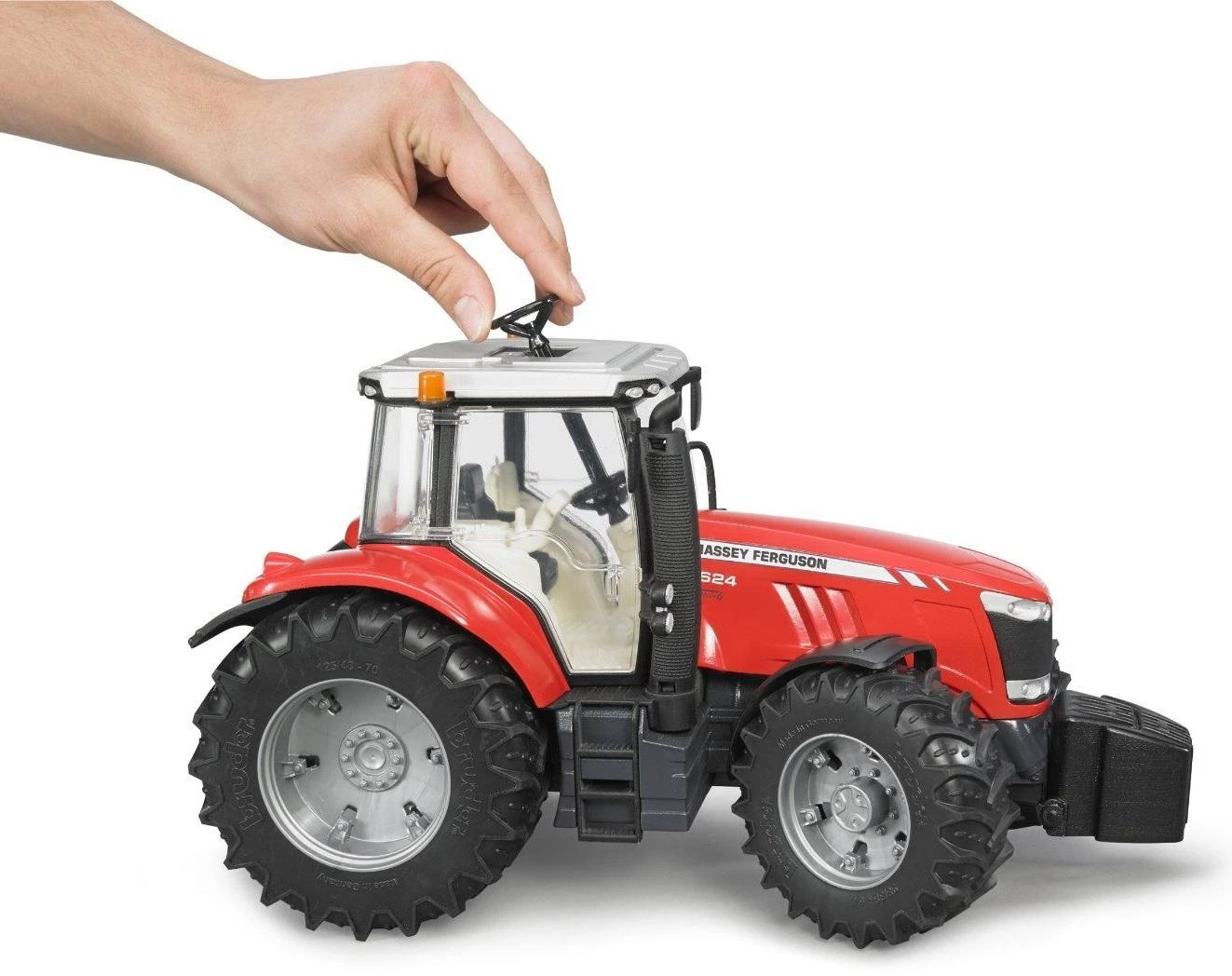 BRUDER traktorius Massey ferguson 7600, 03046