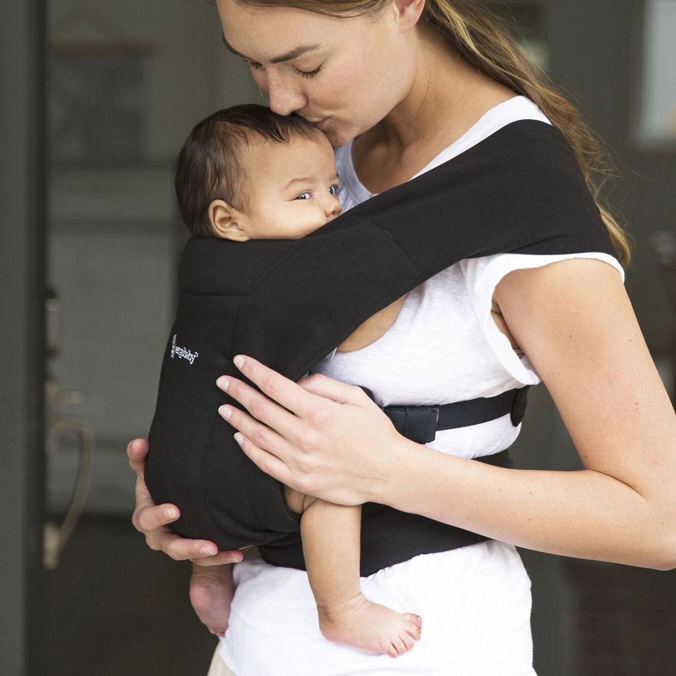 ERGOBABY nešioklė EMBRACE, grynas juodas