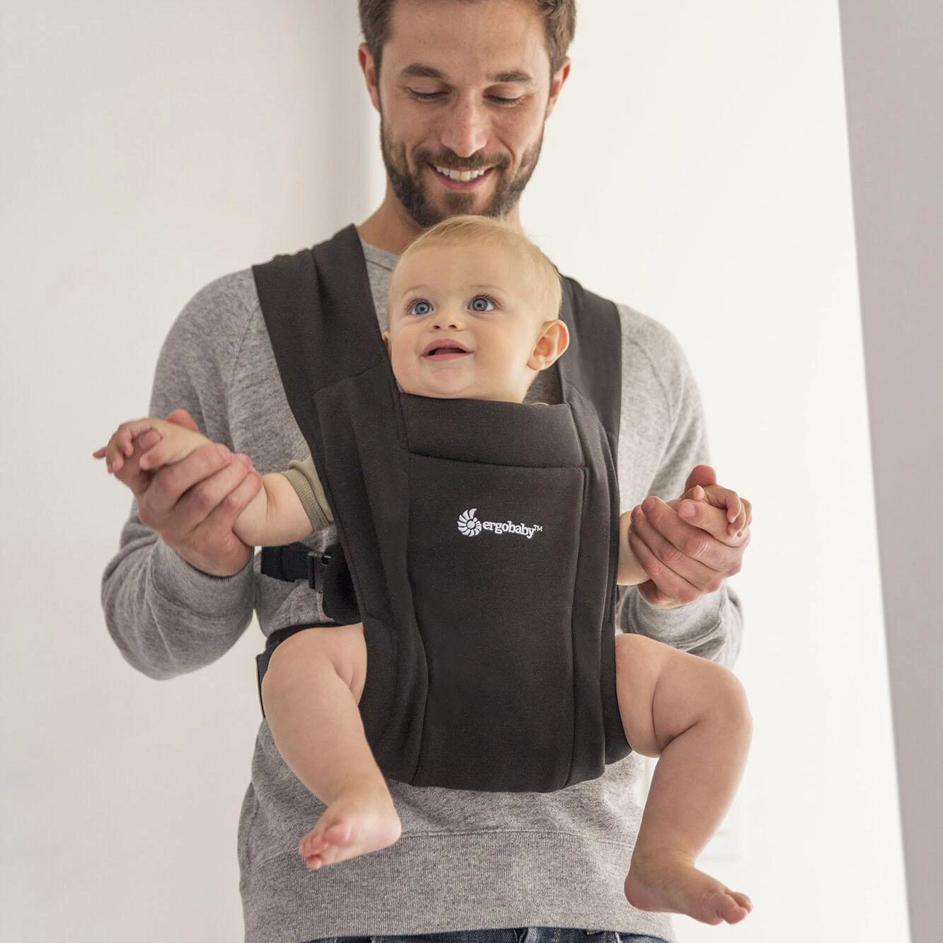 ERGOBABY nešioklė EMBRACE, grynas juodas