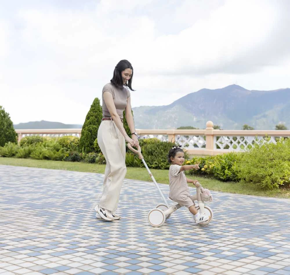 GLOBBER mokomasis triratukas Learning Trike, 3in1 Plus, kokosinis, 738-466