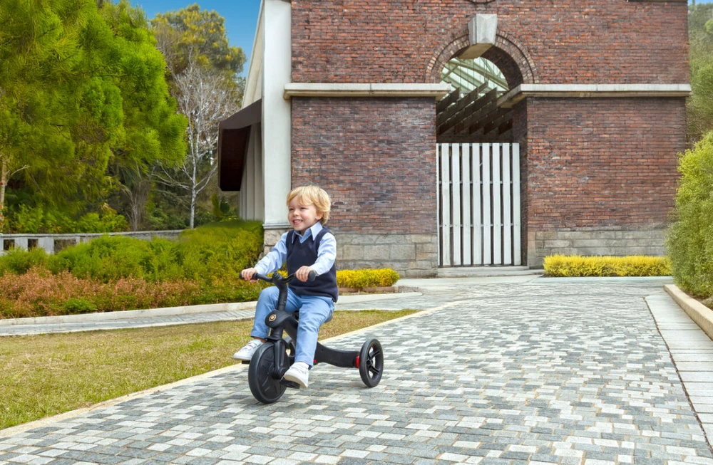 GLOBBER triratukas Explorer Trike 4in1, juodas, 634-120