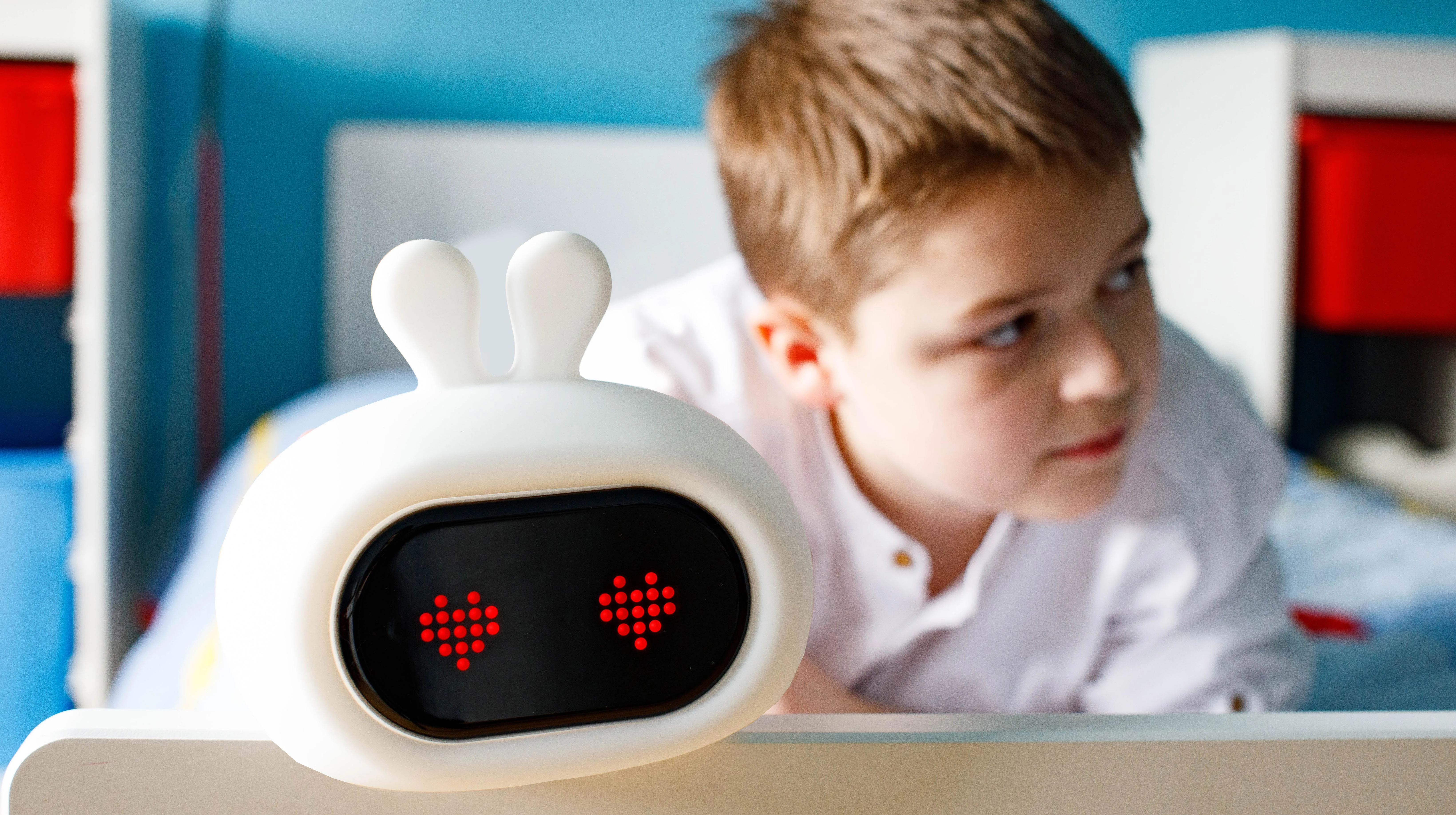 INNOGIO silikoninė naktinė lemputė su skaitmeniniu žadintuvu GIORABBIT, GIO-135
