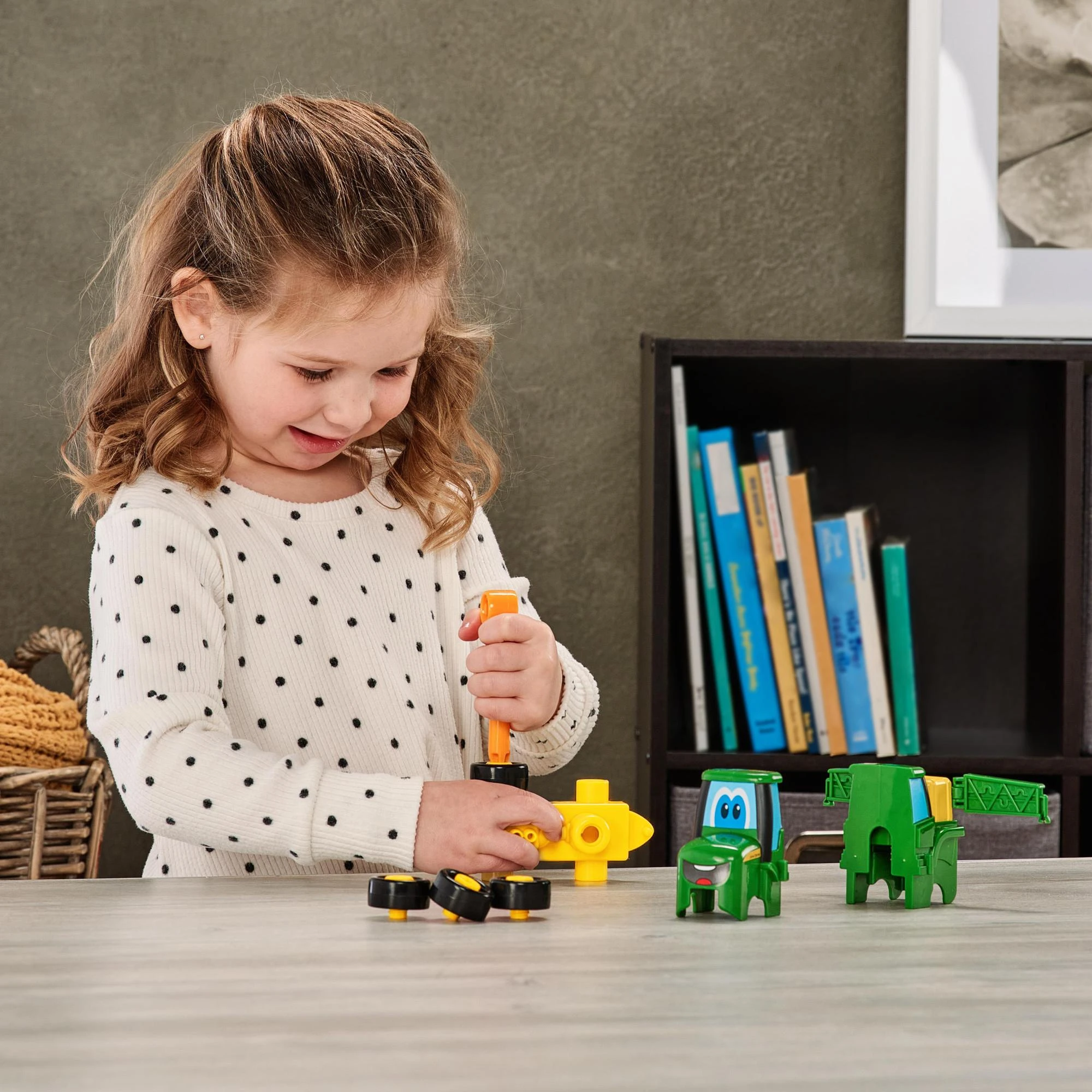 Tomy JOHN DEERE traktorius Build A Buddy Sprayer, 47277
