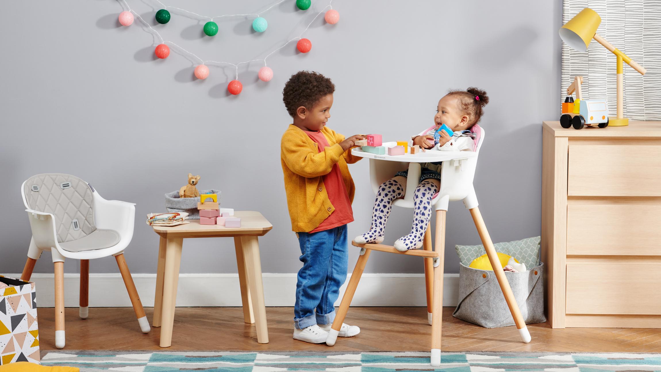 Kinderkraft maitinimo kėdutė Sienna, pilka