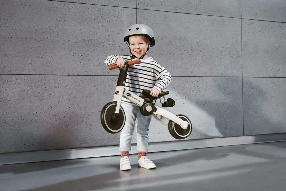 Kinderkraft 4Trike triratukas vaikui su šalmu