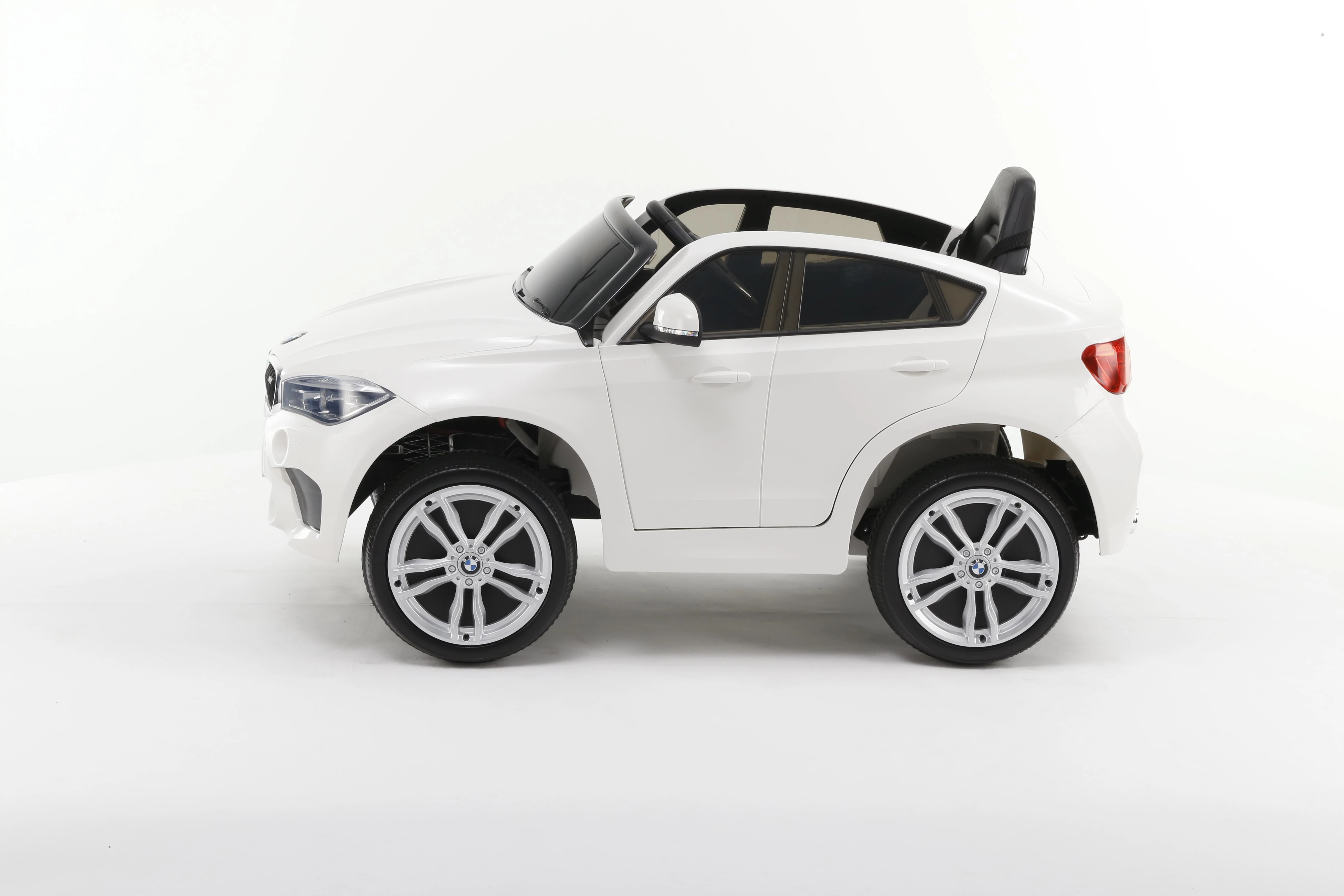 OCIE elektromobilis BMW X6M, baltas, 8010253-2R
