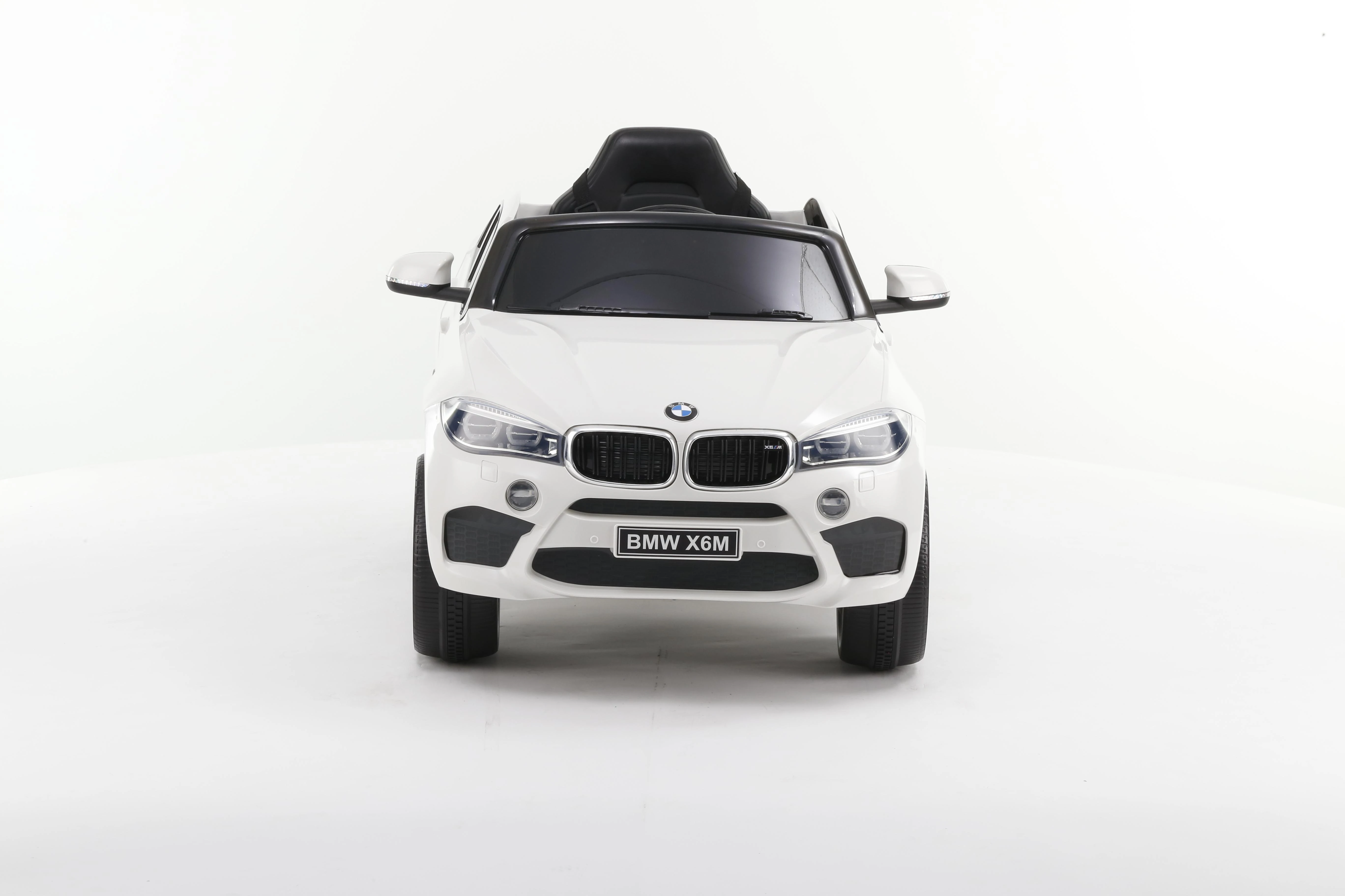 OCIE elektromobilis BMW X6M, baltas, 8010253-2R
