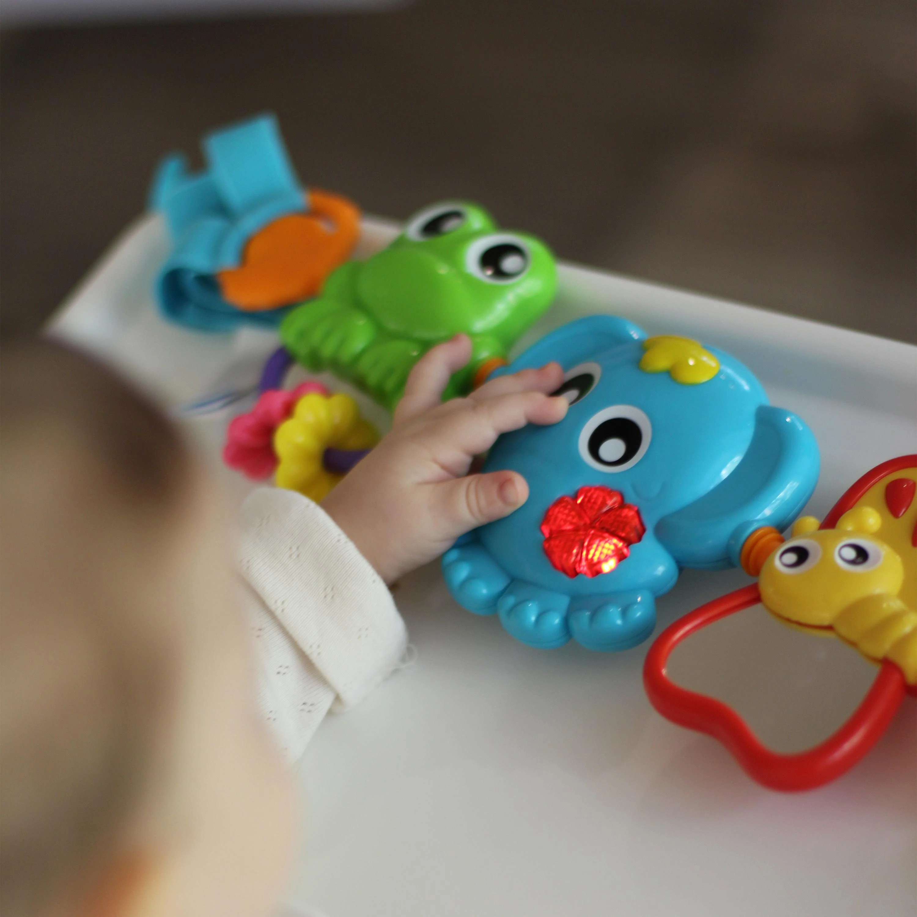 PLAYGRO muzikinis vežimėlio žaislas Travel Trio Musical, 0186984
