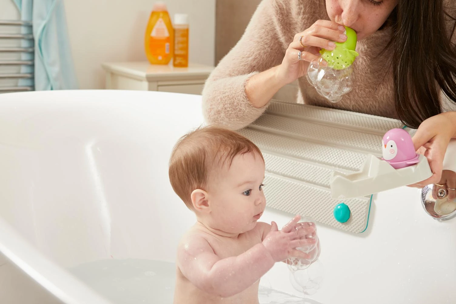 TOMMEE TIPPEE vonios žaislai Bubble Blowers, 491011